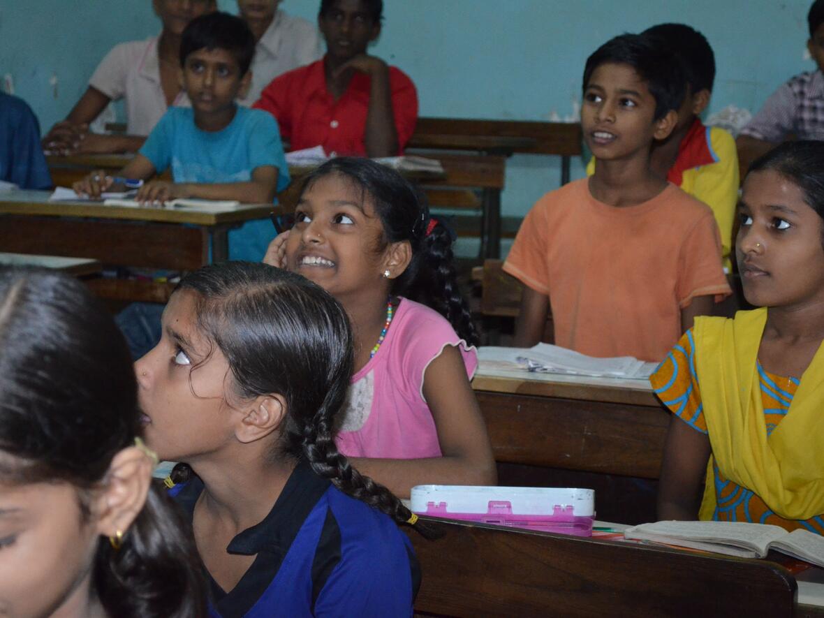 jeder-kann-sankt-martin-sein-kinder-starten-kleiderteilaktion-fuer-indien2259896