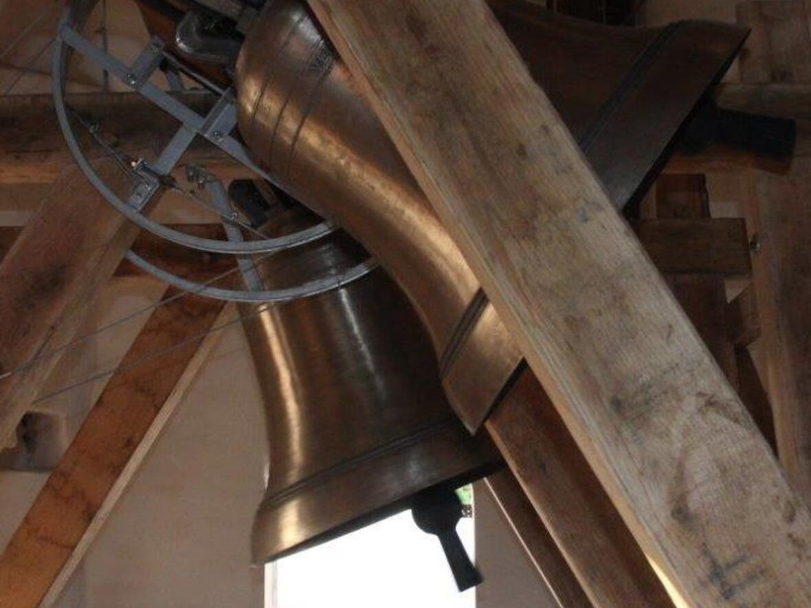 Glockenstuhl der Stadtpfarrkirche Mariä Himmelfahrt in Aichach. (Foto: Martin Ruhland)