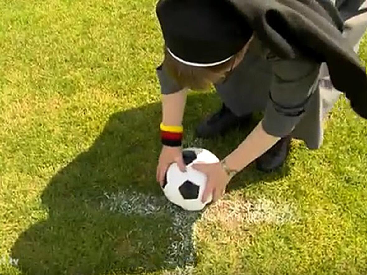 tooorminika-schwester-dominika-meier-freut-sich-auf-die-fussball-wm2901271