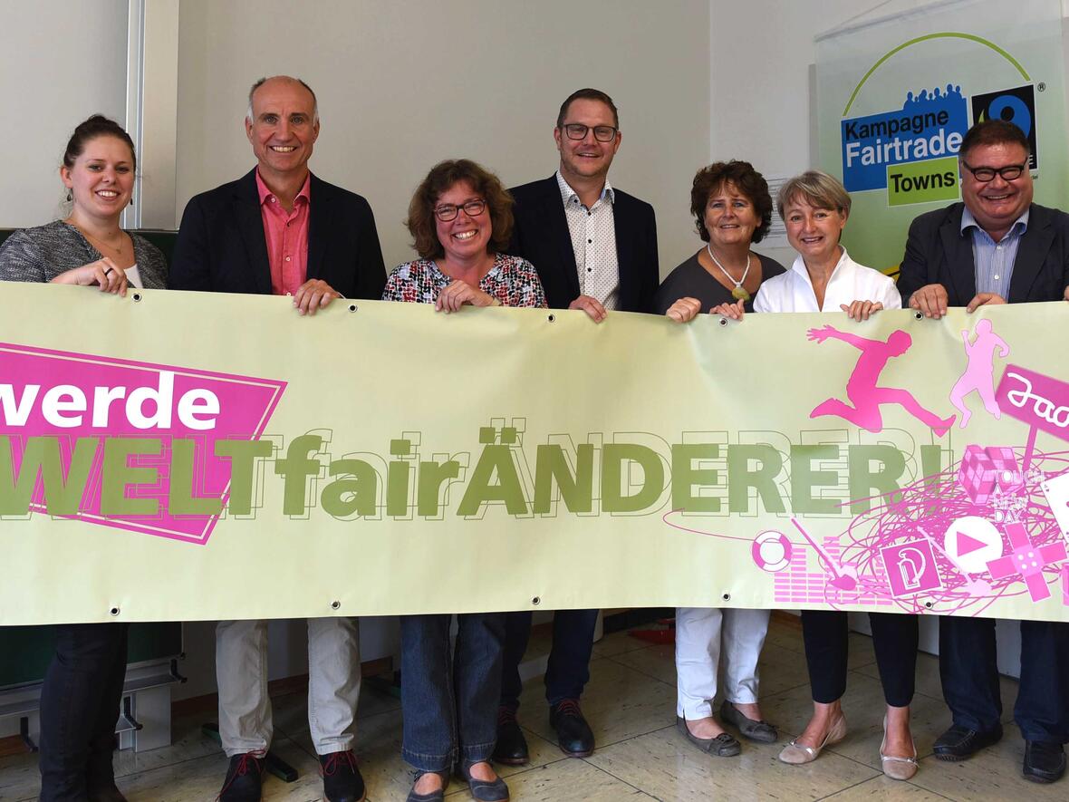 Die Vertreter des Projekts stellten das Angebot heute in der St. Bonaventura Realschule in Dillingen näher vor. Foto: Maria Steber / pba.
