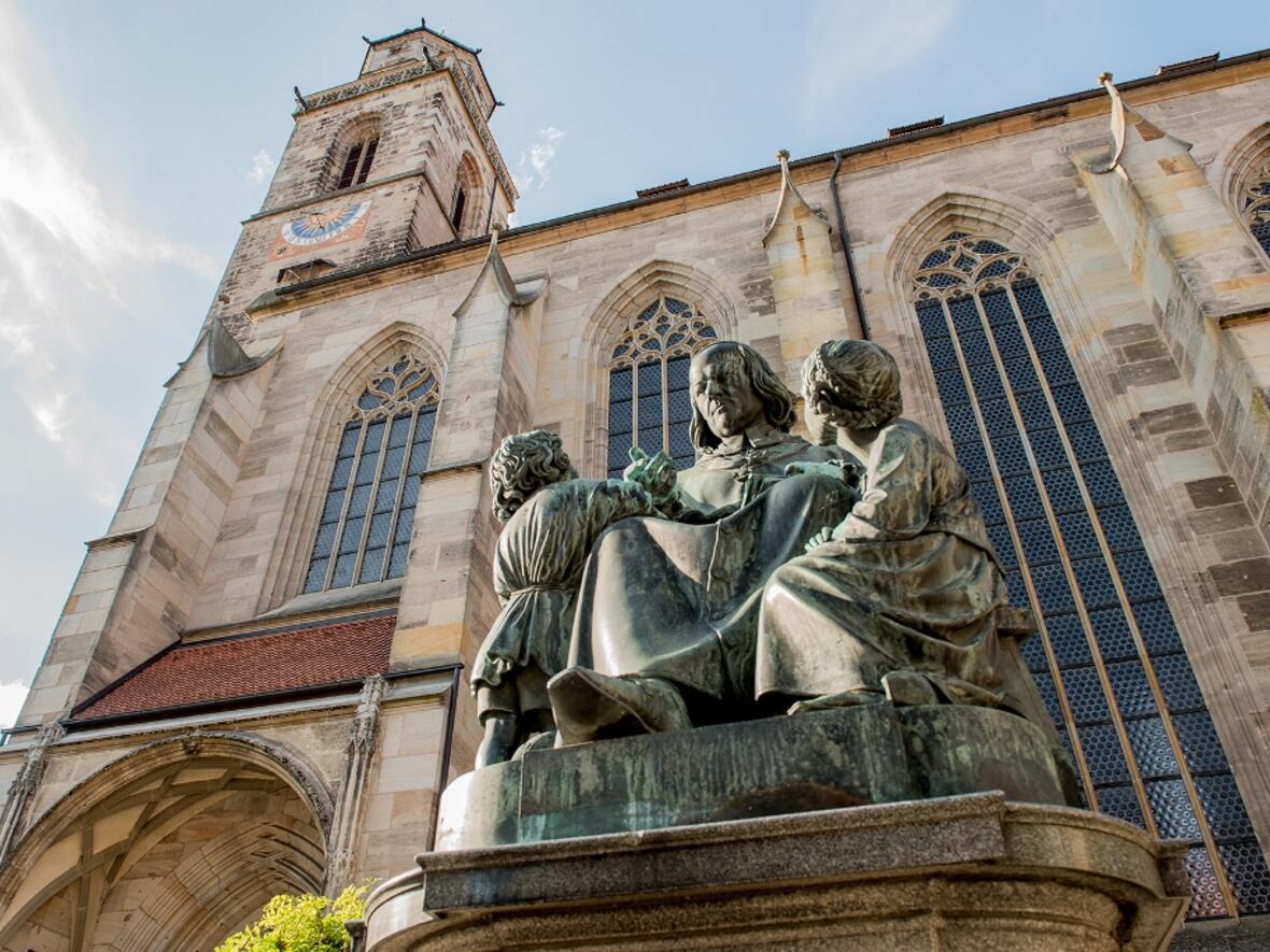 Christoph von Schmid-Denkmal in seiner Geburtsstadt Dinkelsbühl. (Foto: David Haas, Touristik Service Dinkelsbühl)