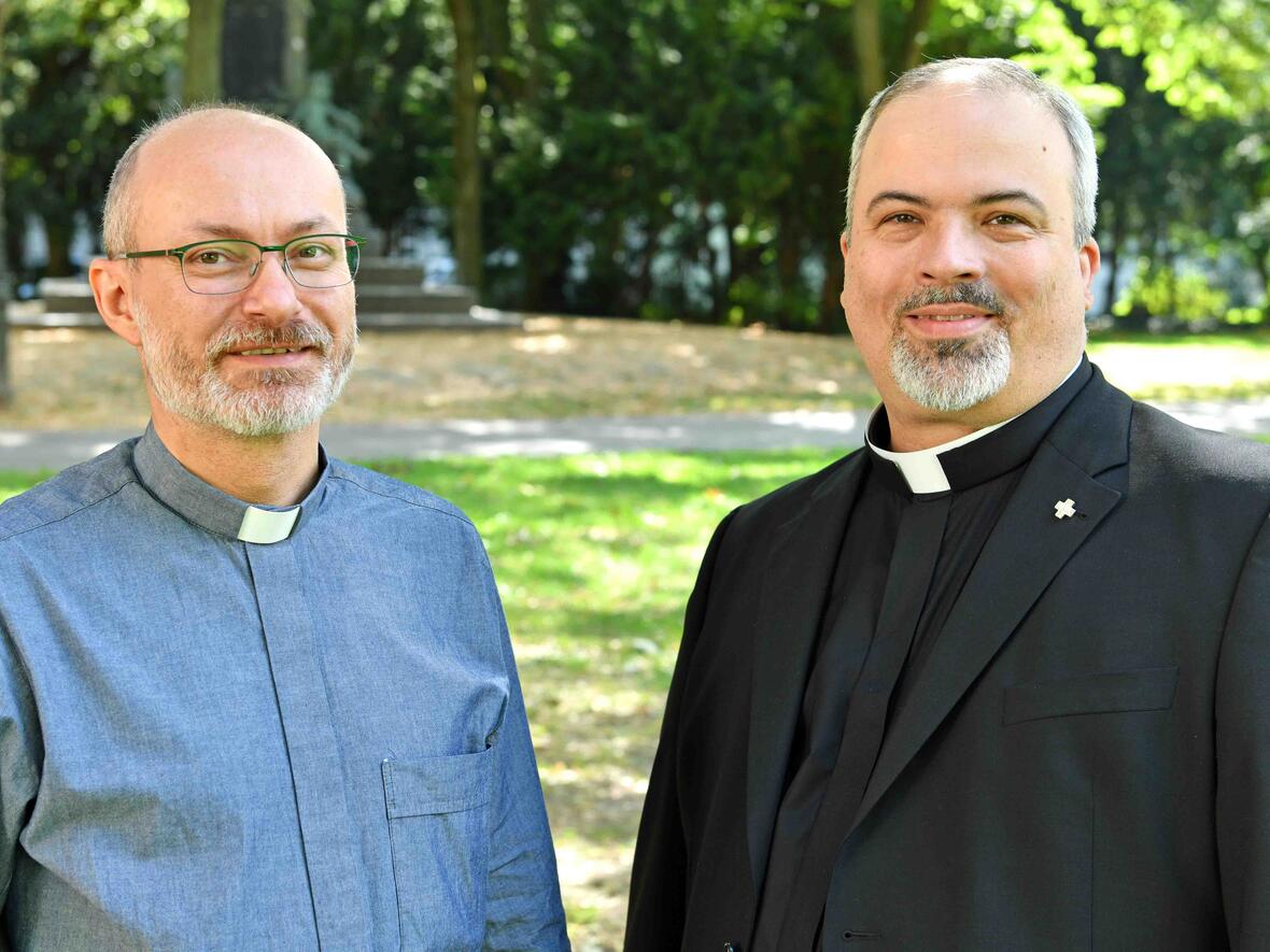 (v.l.) Diakon Andreas Theurer und Diakon André Schneider. (Foto: Nicolas Schnall / pba)