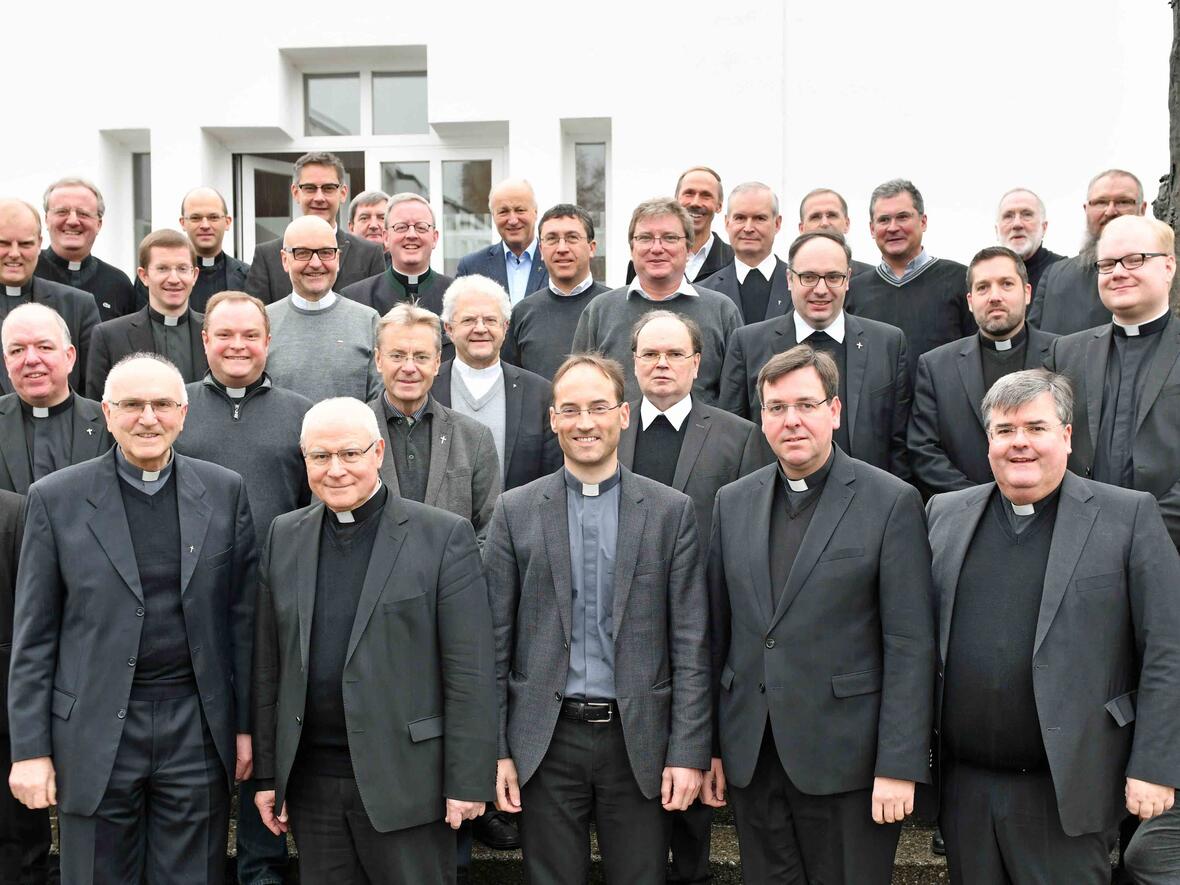 Beraten und repräsentieren: Der Priesterrat der Diözese mit seinen geborenen, gewählten und berufenen Mitgliedern. (Foto: Nicolas Schnall / pba)