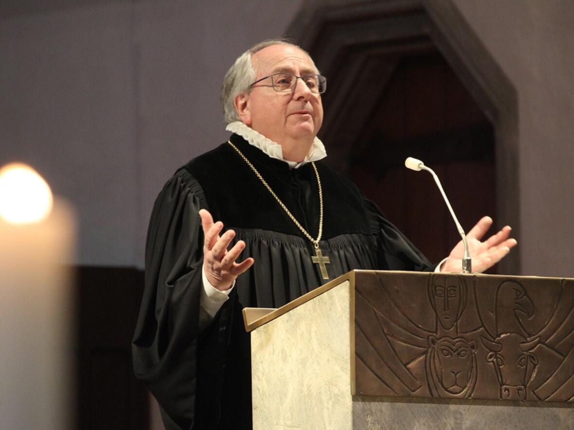 Der evangelische Regionalbischof Michael Grabow predigt anlässlich der Woche der Brüderlichkeit im Hohen Dom. (Foto: Annette Zoepf / pba)