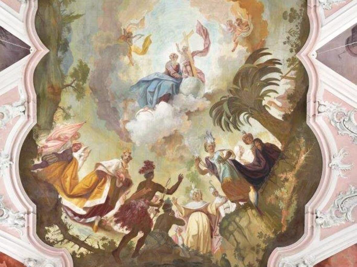 Die Allegorien der Erdteile verehren Maria, Pfarrkirche Gebenhofen, Langhausfresko von Franz Joseph Maucher, um 1765. (Foto: Kirchl. Bauwesen und Kunst, Augsburg/Pechinger-Theuerkauf)