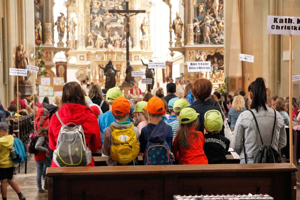 600 Kinder aus katholischen Kindertageseinrichtungen des Bistums feierten heute ihren Wallfahrtsgottesdienst in der Ulrichsbasilika. (Fotos: Bernhard Gattner / Caritas Augsburg)
