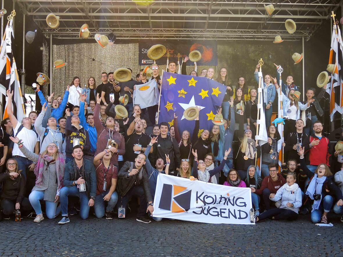 Rund 120 Engagierte der Kolpingjugend Augsburg nahmen am bundesweiten Jugendevent "Sternenklar" am Wochenende in Frankfurt teil. (Foto: Kolping DV Augsburg)  