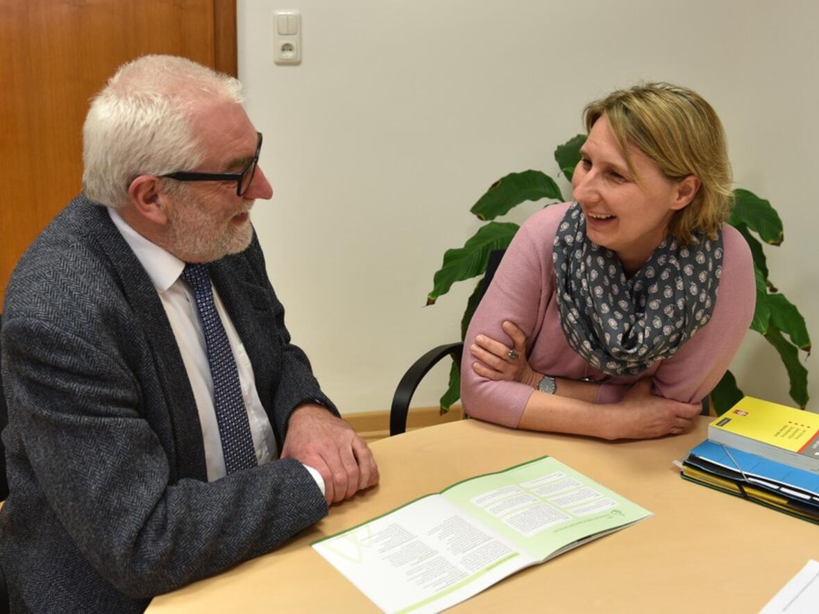 Eines von zwei „Tandems“ in der Diözese Augsburg: Heidelinde Hentschke und Dr. Ulrich Hörwick (Foto: Simone Zwikirsch / pba)