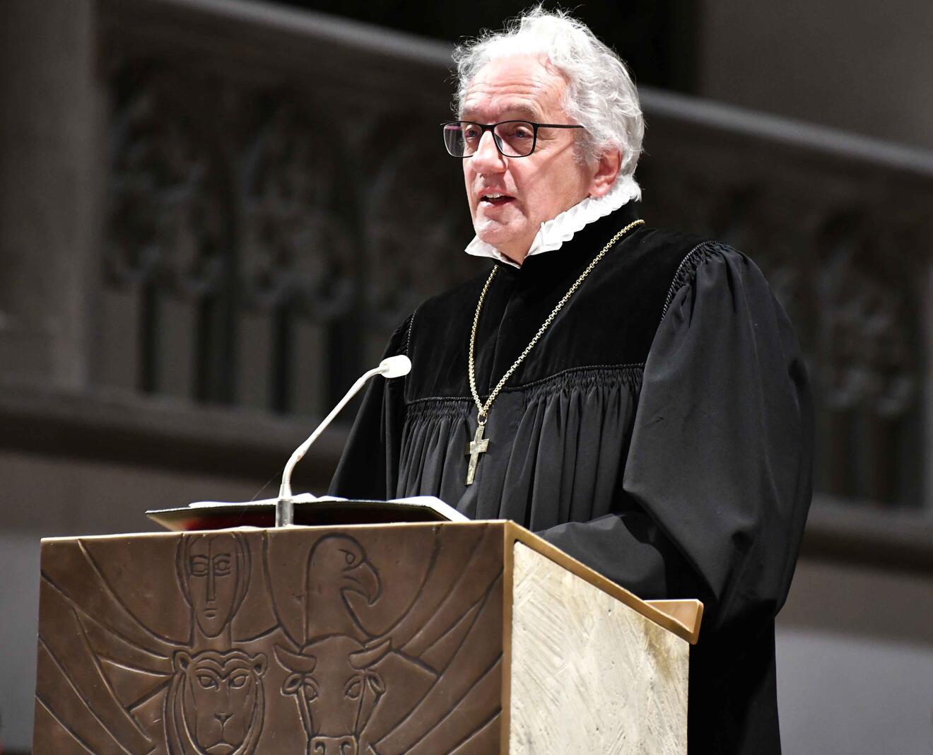 Regionalbischof Axel Piper predigt das erste Mal zur Gebetswoche für die Einheit der Christen im Augsburger Dom. (Fotos: Nicolas Schnall / pba)