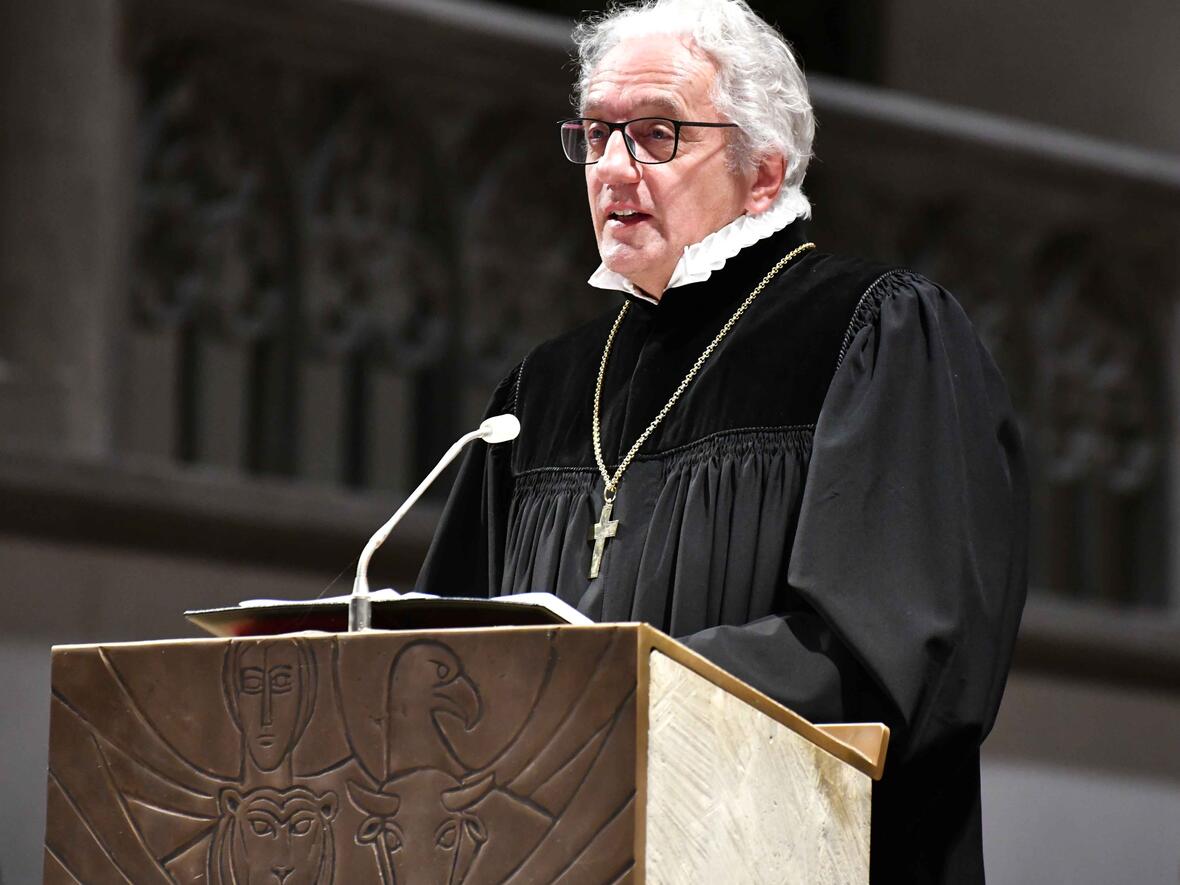 Regionalbischof Axel Piper predigt das erste Mal zur Gebetswoche für die Einheit der Christen im Augsburger Dom. (Fotos: Nicolas Schnall / pba)
