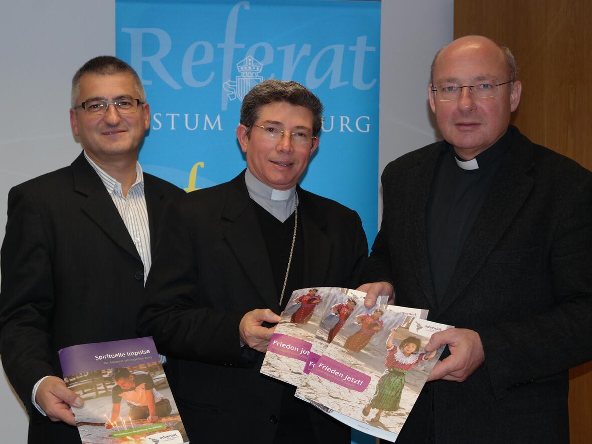 Anton Stegmair, Bischof Bernabé Sagastume, Pfarrer Dr. Ulrich Lindl (v.links) Foto: Maria Steber /pba