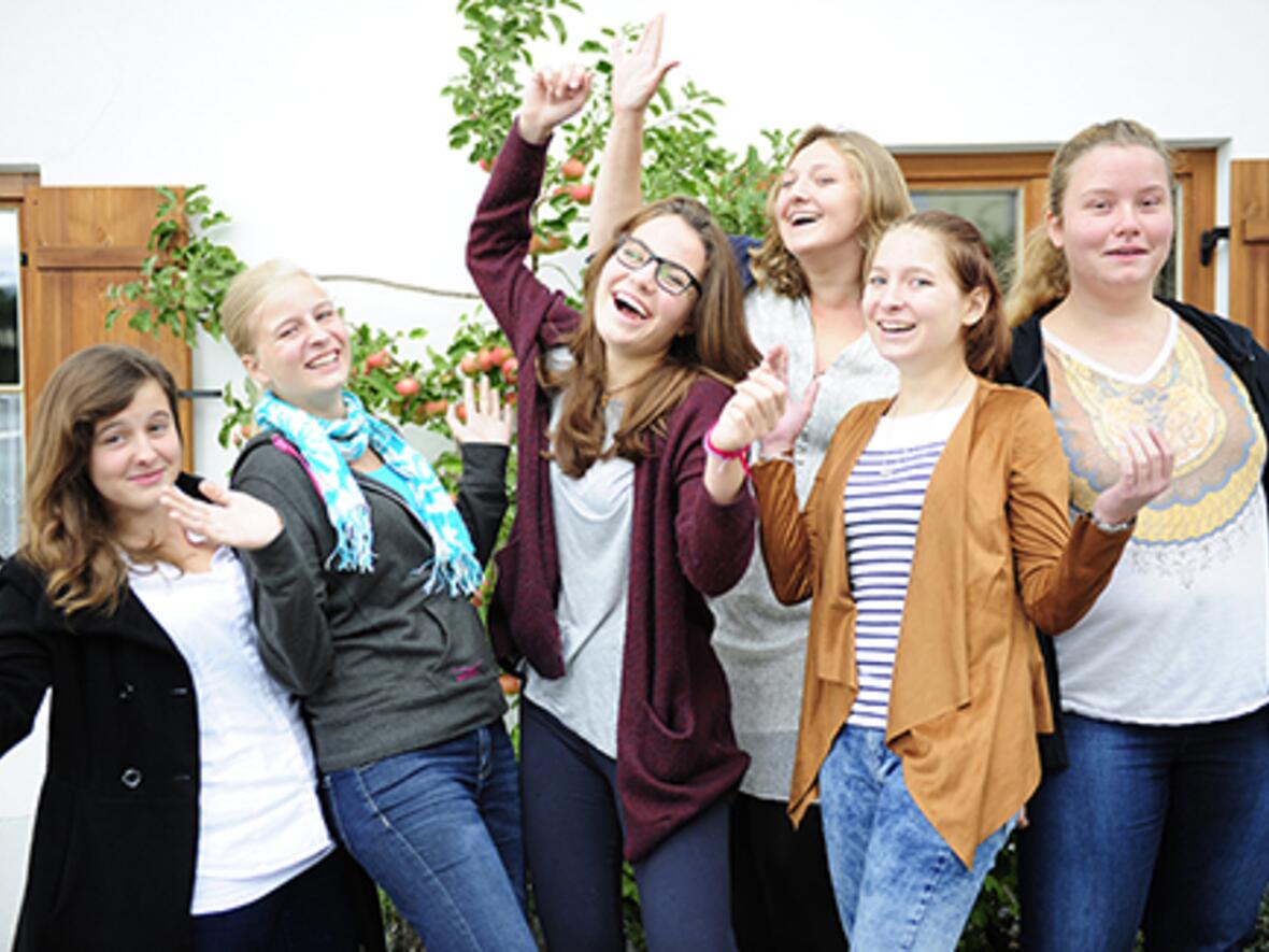 Foto: Sichtlich erfreut über ihren Sieg: Die Murnauer Mädchengruppe "Ladies Night" (Foto: Maria Steber/pba). 