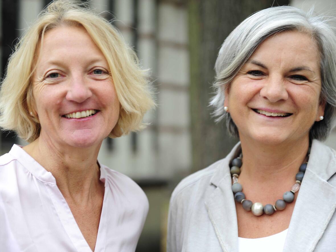 Cornelia Hoffmann und Eleonore Wolf (v.links). Foto: Maria Steber/pba