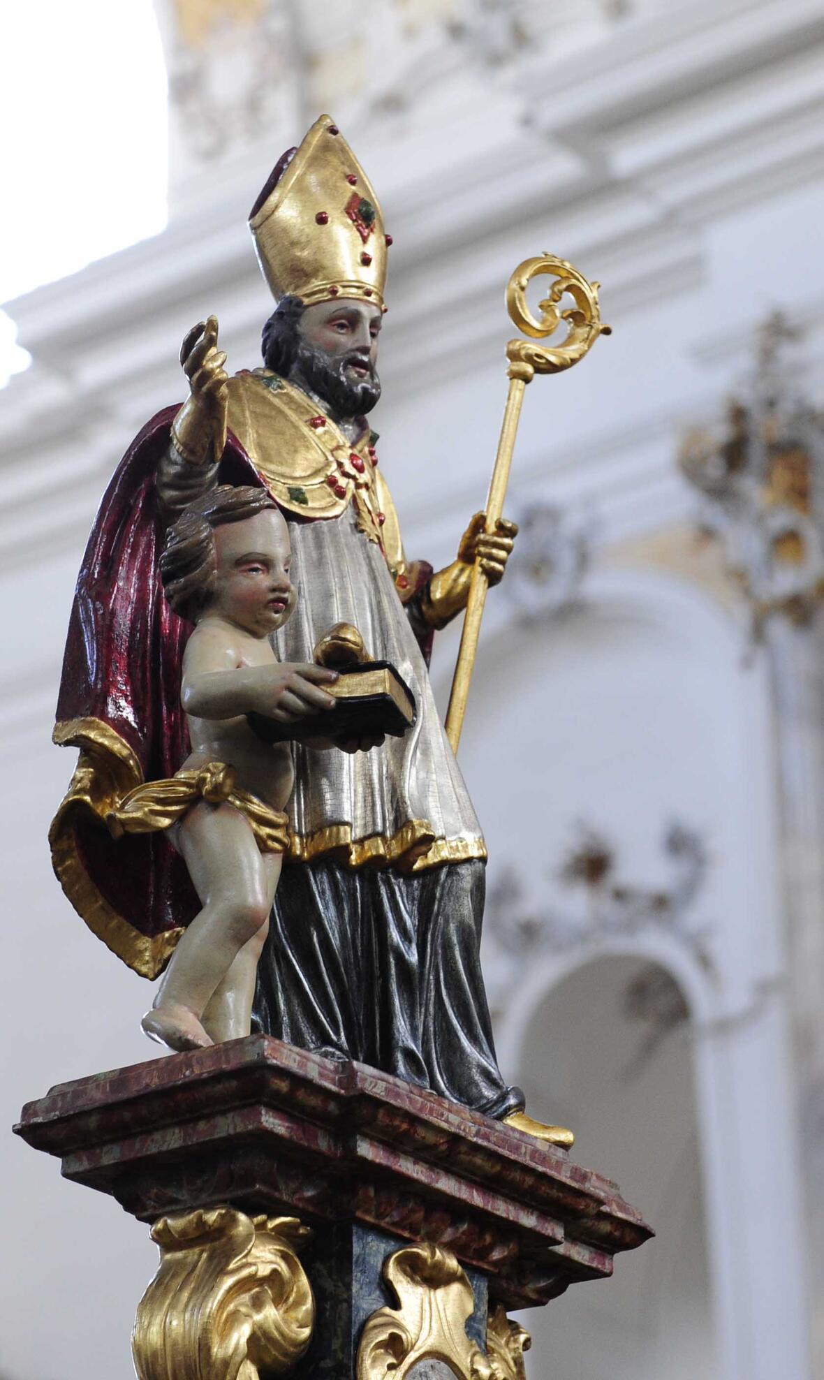 Der heilige Ulrich in der Basilika in Ottobeuren. Am 8. Juli wird sein Reliquienschein den Weg dorthin finden (Foto: Maria Steber /pba).