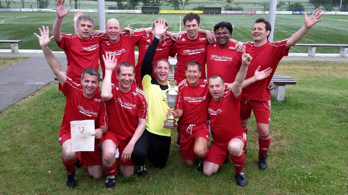 Stehend von Links: Diakon Jürgen Zapf, Diakon Jürgen Brummer, Pater Christoph Lentz, Uli Joschke, Pater Eleuterio Fernandes, Roland Weber. Erste Reihe von links: Karl Wolf, Konrad Blüml, Markus Beyerle, Diakon Gerhard Rummel, Georg Koustianes. (Foto: privat)