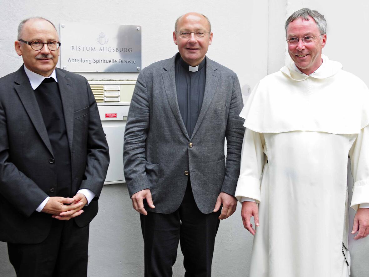 Dr. Michael Lechner, Pfarrer Dr. Ulrich Lindl und Pater Thomas A. Schuster OP (v.links). Foto: Iris Hahn/pba.
