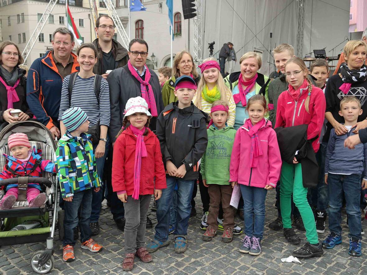 Insgesamt dreißig Familien aus Landsberg sind zum Wallfahrtstag nach Augsburg gekommen. Foto: Maria Steber /pba.
