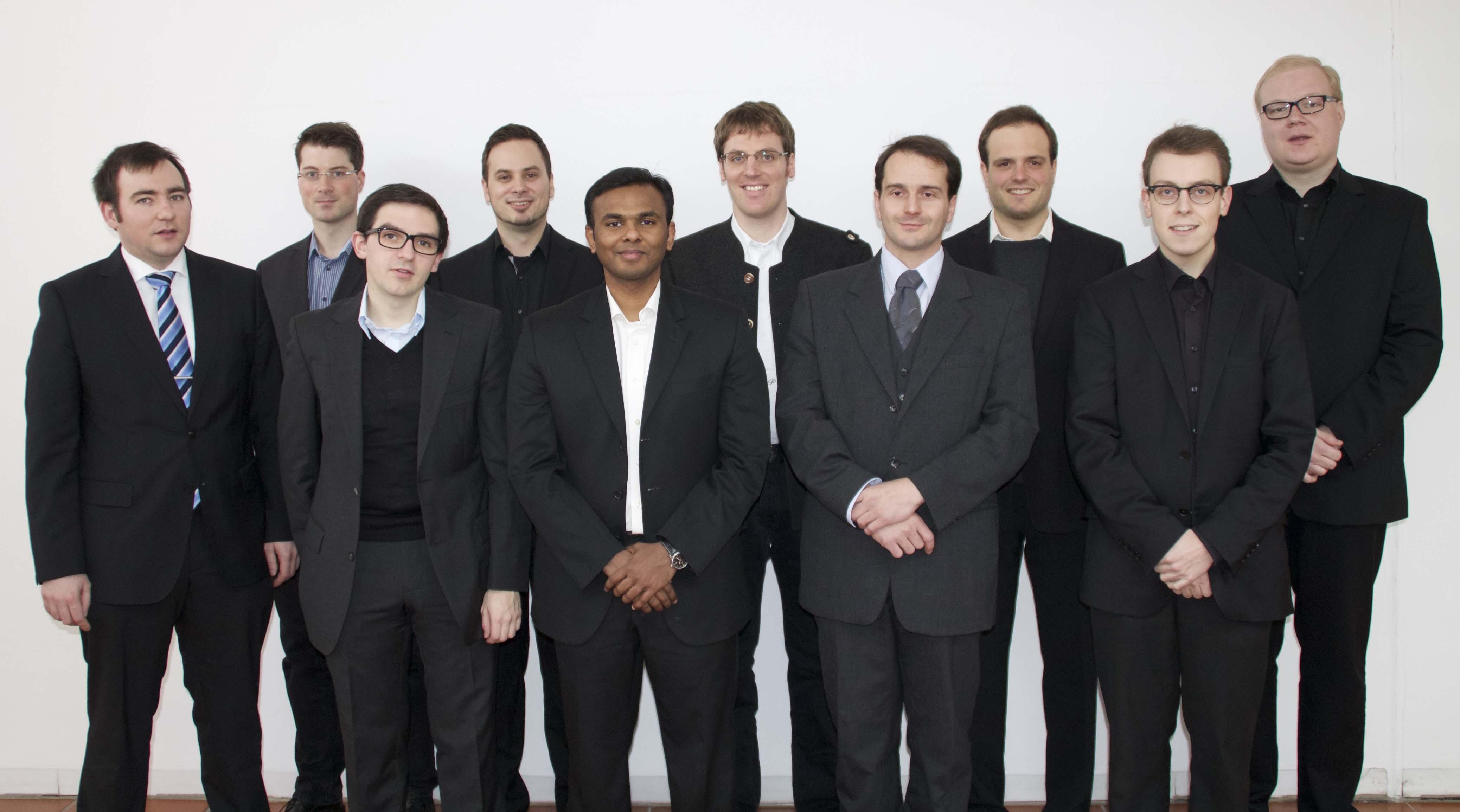 Markus Lidel (Pfarrei St. Martin, Augsburg-Oberhausen), Manuel Beege (Pfarrei St. Johannes Baptist, Aufheim), Florian Bach (Pfarrei St. Nikolaus, Pfronten), Michael Prendota (Pfarrei St. Nikolaus, Wickstadt), Joshmon Kochery (Pfarrei Heilige Familie, Nazareth, Diözese Cochin, Südindien), Johannes Prestele (Pfarrei St. Margareta, Gutenberg), Norbert Rampp (Pfarrei Heilig Kreuz, Aletshausen), Andreas Schmid (Pfarrei Mariä Himmelfahrt, Tannhausen), Thomas Schmid (Pfarrei St. Josef Klingsmoos), Sebastian Schmidt (Pfarrei Heilig Kreuz, Berlin) (v.links). Foto: Richard Hörmann