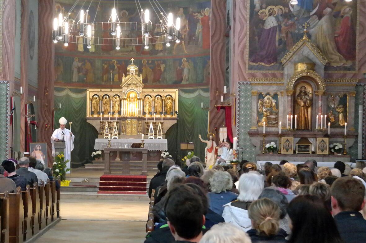 Weihbischof Wörner: "Ich freue mich sehr, dass diese Feier in Augsburg so großen Anklang gefunden hat“. (Fotos: Karl-Georg Michel/pba)