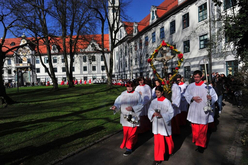 gottesdienste-in-der-karwoche-und-an-ostern1463364