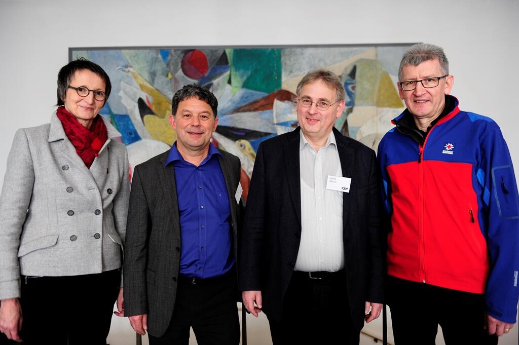 (v.l.) Dr. Dorothea Steinebach, Dr. Anton Schuster, Leiter der Abteilung Fortbildung im Bistum Augsburg, Dr. Alois Moos und Prof. Dr. Nik Klever von der Bergwacht Bayern. (Fotos: pba/Daniel Jäckel)