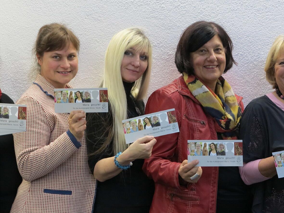 Die Aktion "Marias gesucht" wird getragen von den Mitarbeiterinnen der Frauenseelsorge: Dr. Ursula Maria Schell, Elvira Maria Blaha, Silvia Maria Philipp (Künstlerin), Claudia Maria Possi, Ida-Anna Braun (von links). 