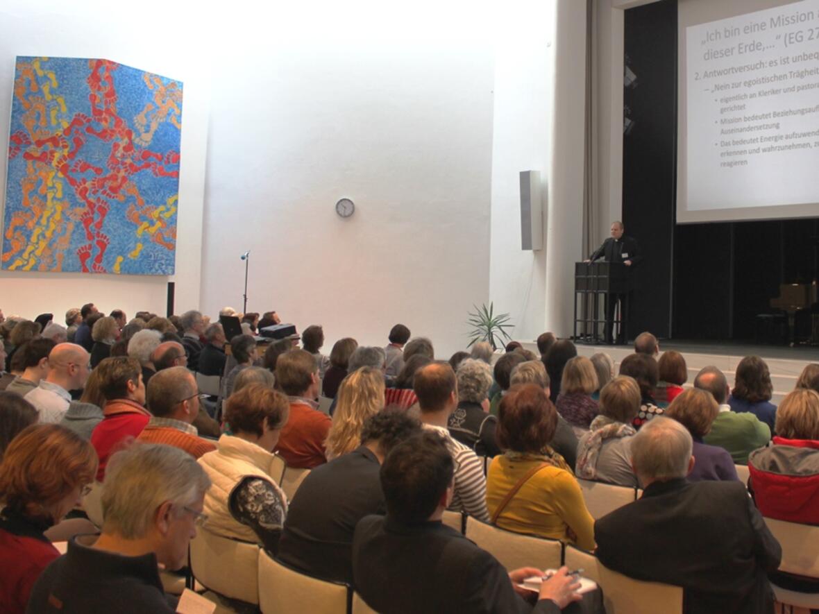 studientag-160-teilnehmer-beschaeftigen-sich-mit-der-missionarischen-kraft-der-sakramente1394103