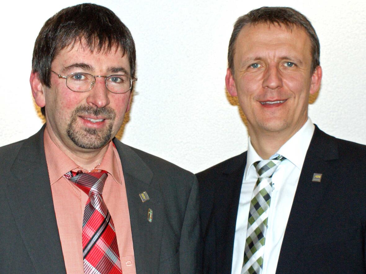 Der neugewählte Vorsitzende Klaus Probst (links) und sein Vorgänger Martin Salzmann aus Rankweil in Österreich. (Foto: Wendelin Kiser)