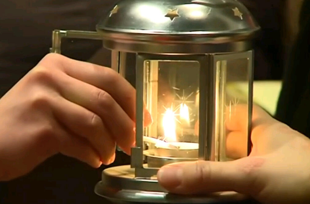 pfadfinder-bringen-friedenslicht-aus-bethlehem-nach-augsburg1371925