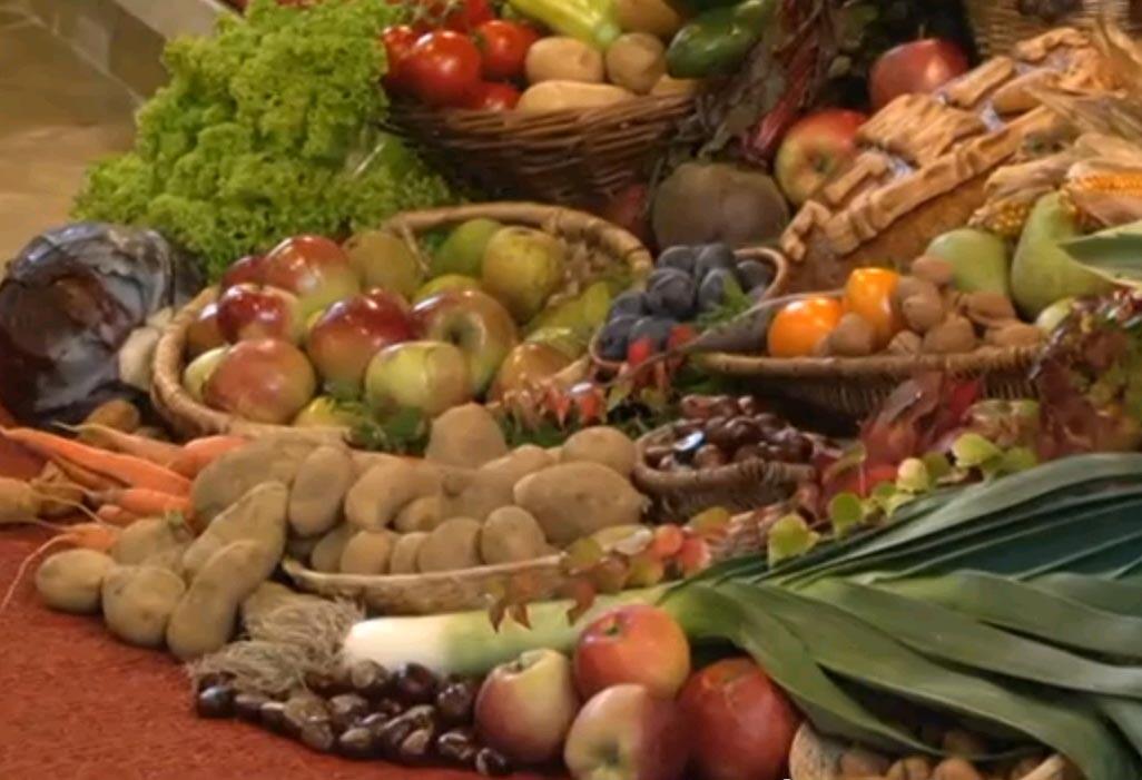 Erntedankaltar in Gundelsdorf (Quelle: katholisch1.tv).