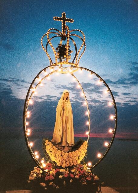 Muttergottes-Darstellung bei der Schiffsprozession auf dem Bodensee. (Foto: Gebetsstätte Wigratzbad)