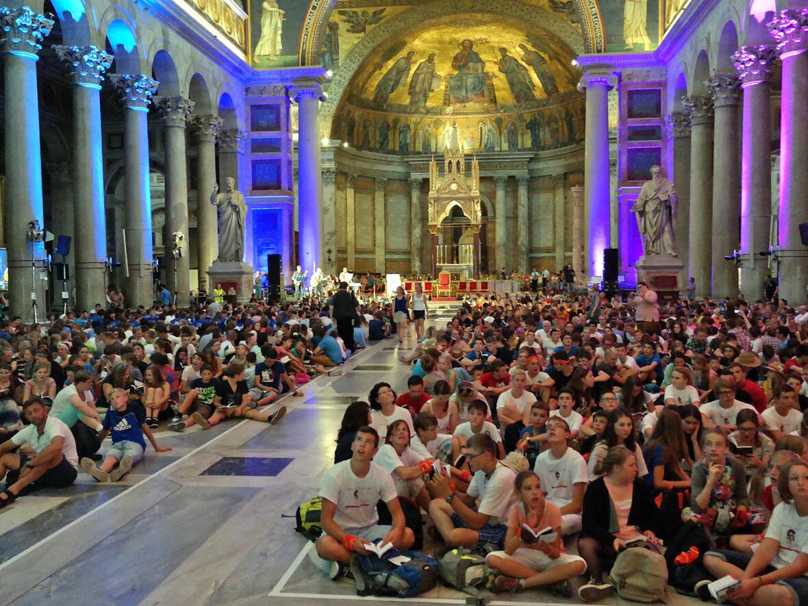 ministrantenwallfahrt-nach-rom-eroeffnungsgottesdienst-in-st-paul-vor-den-mauern1225220