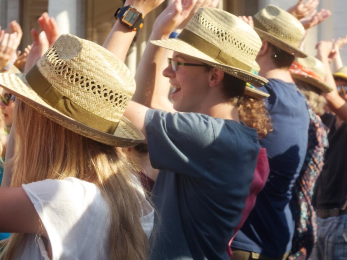 begegnung-mit-papst-franziskus-ein-eindrucksvoller-tag-fuer-die-ministranten-der-pfarreiengemeinschaft-meitingen1226854