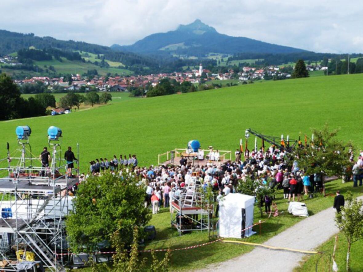 zdf-fernsehgottesdienst-aus-wertach-in-den-schuhen-des-glaubens-durchs-leben-gehen1224539