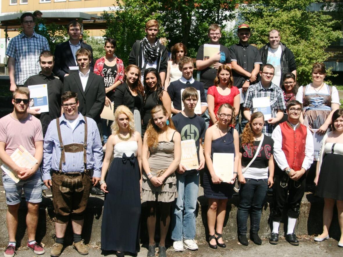 Die erfolgreichen Absolventen aus Dürrlauingen (Foto: KJF/Schreiber).