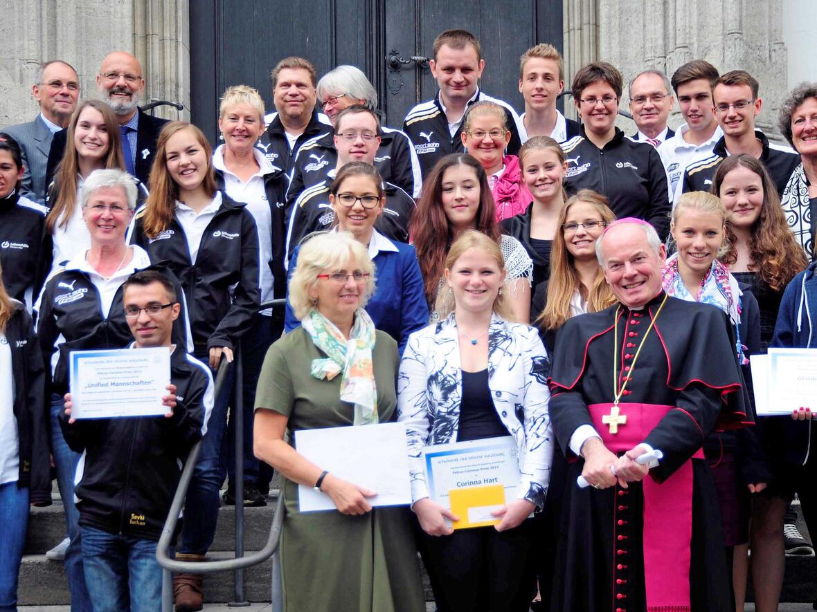 Die Preisträger aller drei Schulen nach der feierlichen Preisverleihung im Haus St. Ulrich. 