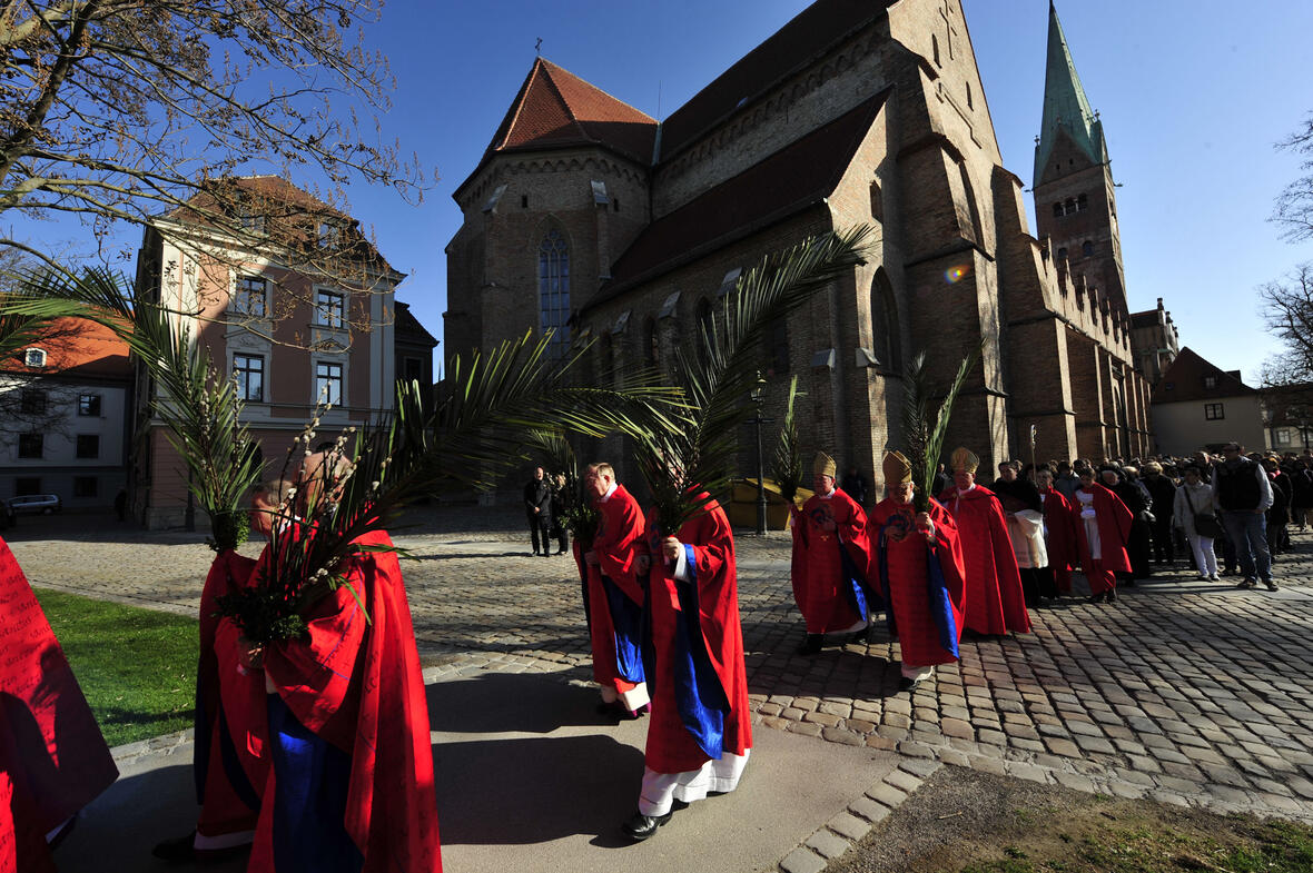 gottesdienste-in-der-karwoche-und-an-ostern-im-hohen-dom1161866