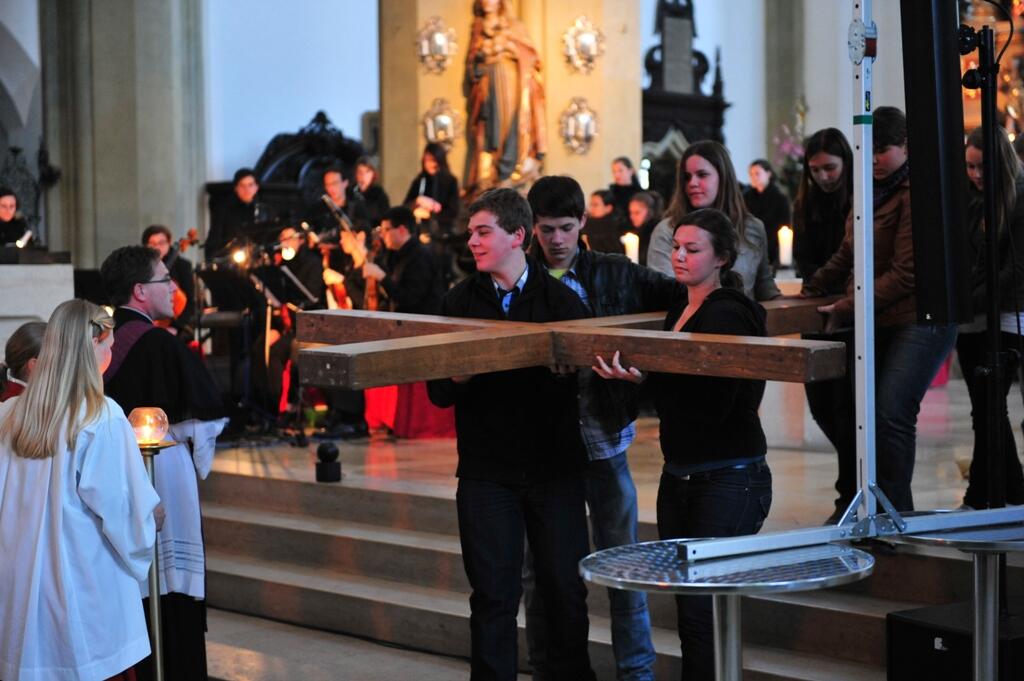Den Abschluss des diözesanen Weltjugendtags wird ein Kreuzweg in der Basilika St. Ulrich und Afra bilden. 