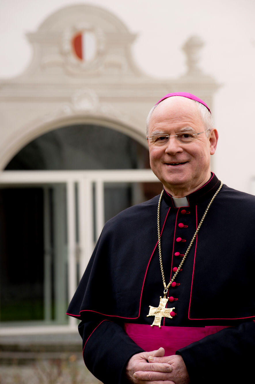 ein-buch-der-einheit-hirtenwort-von-bischof-konrad-zdarsa-zum-neuen-gotteslob1143018