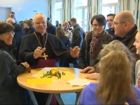 bischof-konrad-begegnet-in-der-pfarrei-christus-unser-friede-seinem-bischoeflichen-wahlspruch1120775