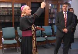 segen-fuer-den-augsburger-sankt-ulrich-verlag-bischof-konrad-segnet-neue-raeumlichkeiten1109978