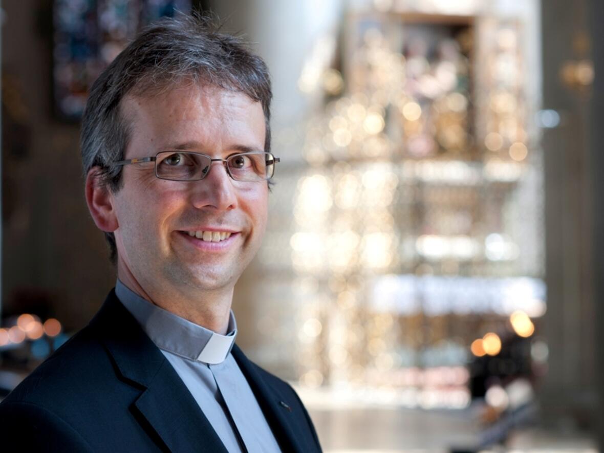 von-gott-getragen-und-gefuehrt-der-neue-dompfarrer-armin-zuern-im-portraet1028716