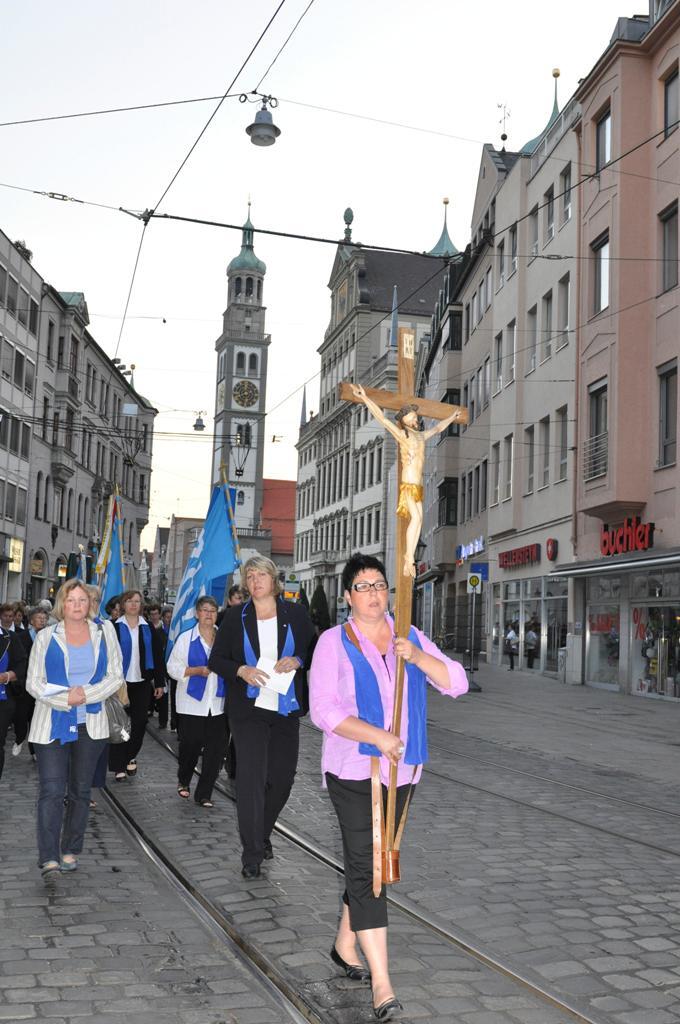 frauenwallfahrt-in-der-ulrichswoche-unter-den-pilgern-war-auch-bischof-konrad981479