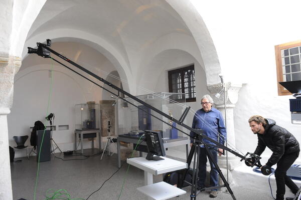 neue-blickwinkel-erleben-film-ueber-das-dioezesanmuseum-st-afra1065531