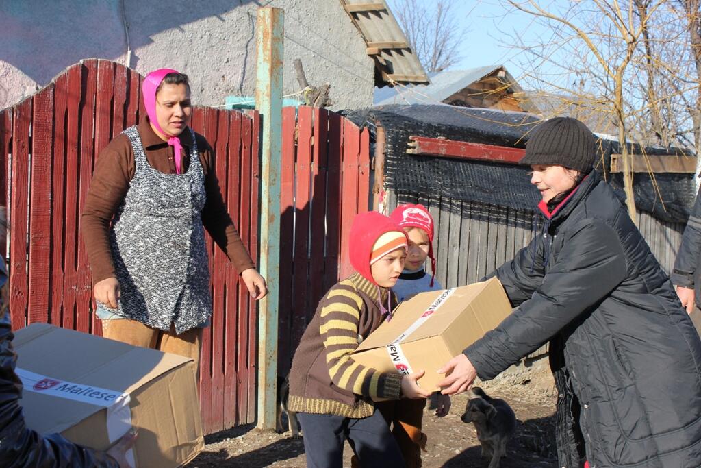 hilfe-fuer-notleidende-familien-in-rumaenien-malteser-starten-gluecksbringer-aktion1085333