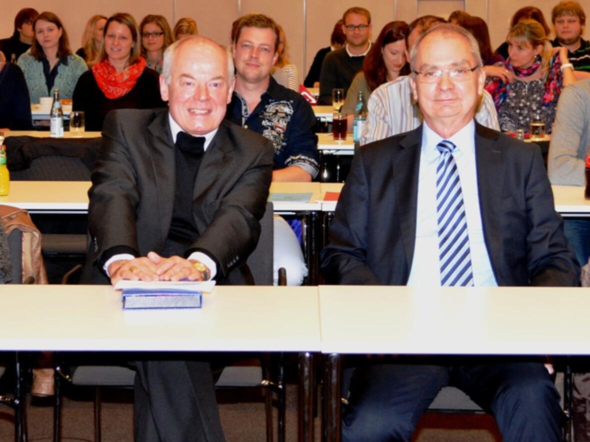 neue-lehrkraefte-des-schulwerks-bilden-sich-fort-weihbischof-losinger-dank-und-segen-fuer-die-zukunft1046541