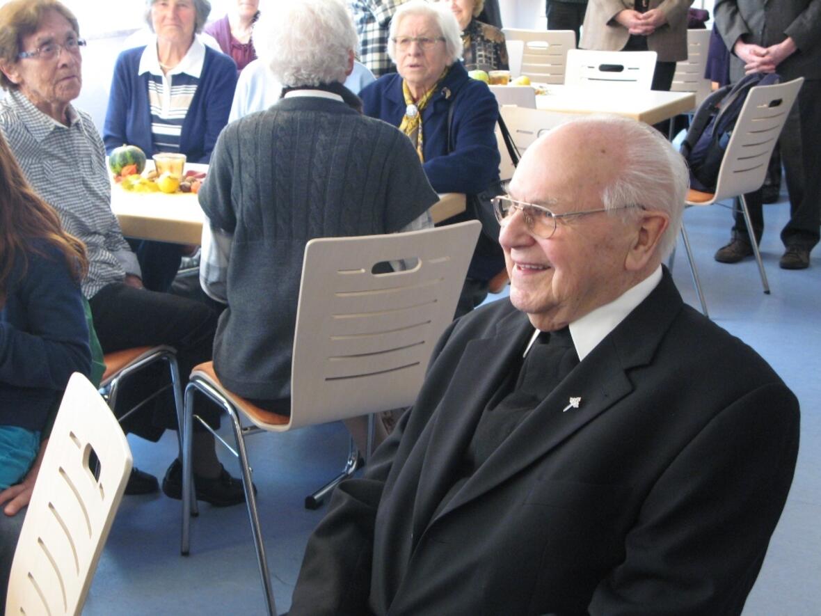 dompfarrei-feiert-dankgottesdienst-zum-90-geburtstag-von-praelat-georg-beis1031693