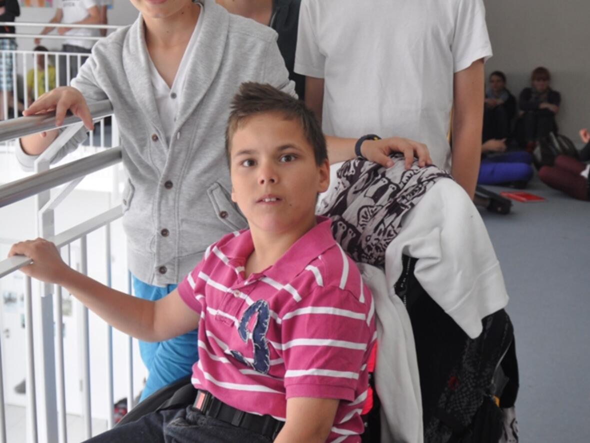 Marlon Brender und ein paar seiner Klassenkameraden.