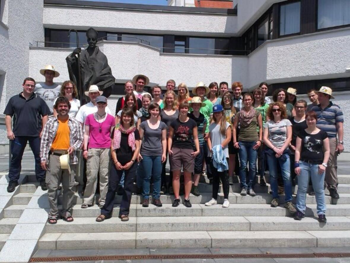 gelandet-in-brasilien-augsburger-weltjugendtagsgruppe-unterwegs-nach-rio987131