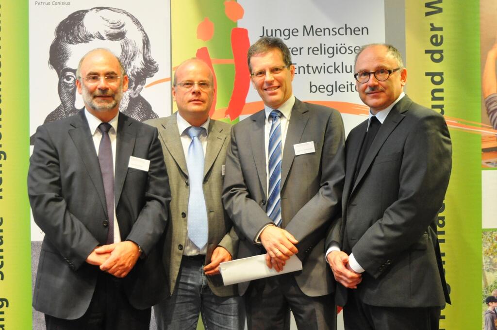 (v.l.): Bernhard Rößner, Leiter der Abteilung Schule und Religionsunterricht, Prof. Dr. Georg Langenhorst, Prof. Dr. Ulrich Kropač, Dr. Michael Lechner.